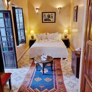 Camera con letto king size